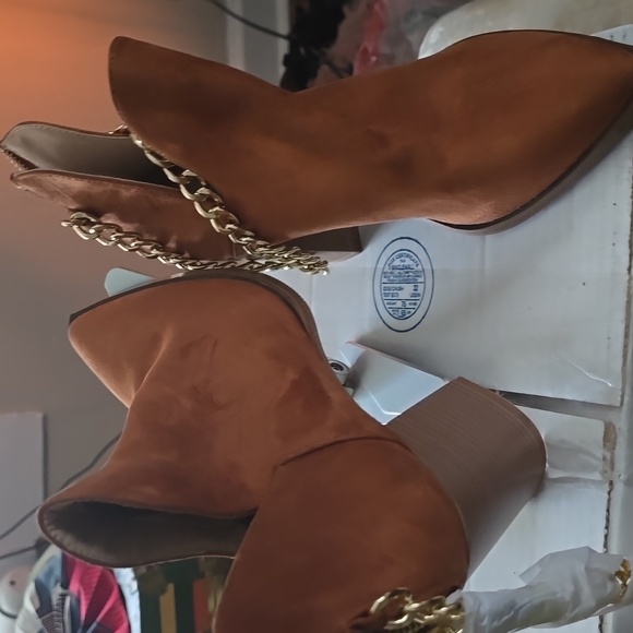 Booties brand new  size 9 - Picture 2 of 4